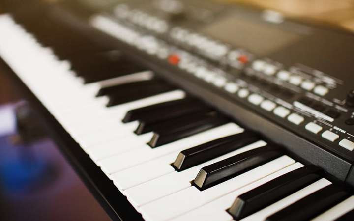 Anna Stone - Music Tutor