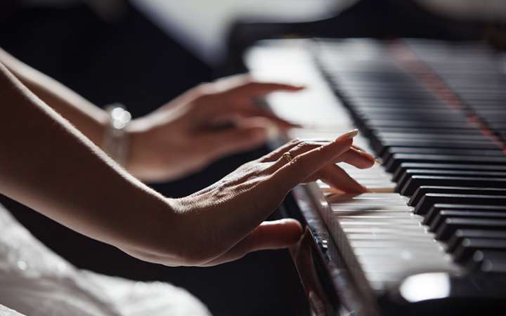 Anna Stone - Music Tutor